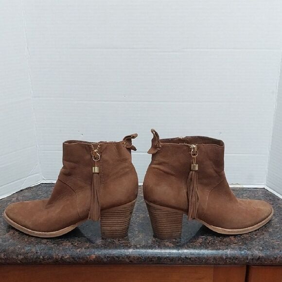 Steve Madden Brown Heeled Boots with Classic Design...SIZE 9...EUC - Picture 3 of 5
